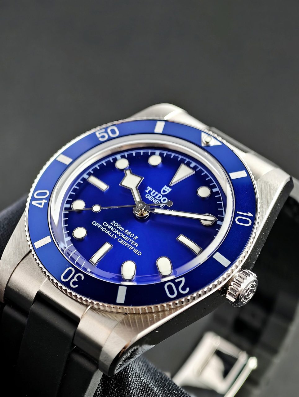 Tudor Black Bay Fifty-Eight mit blauem Zifferblatt, blauer Drehlünette und Snowflake-Zeigern